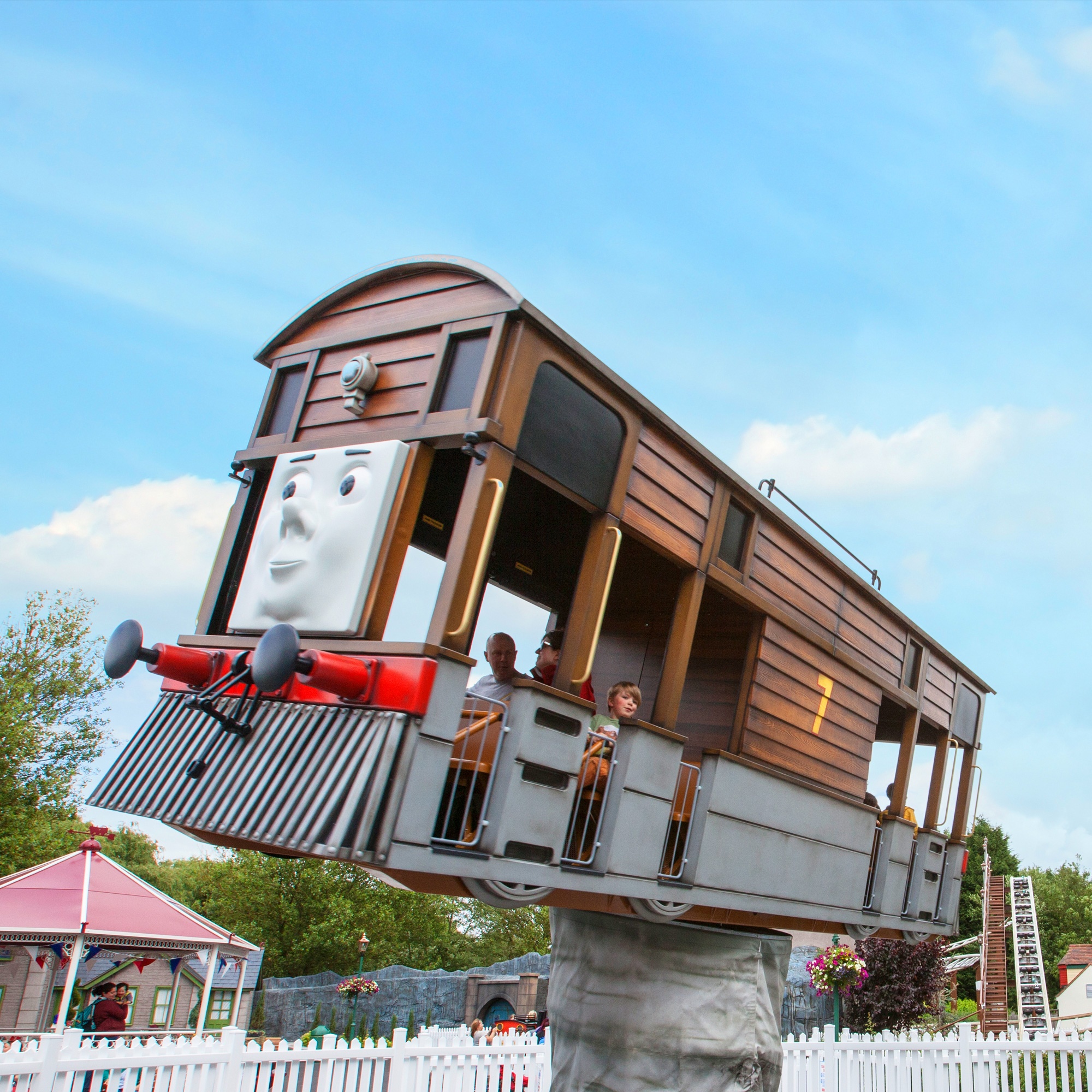 Toby’s Tram Express | Drayton Manor | UK Theme Park Spy