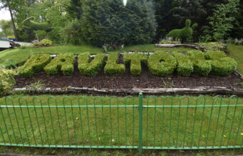 14 Pictures of Nature’s Beauty: Paultons Park’s Gardens in Hampshire Paultons Park's Gardens