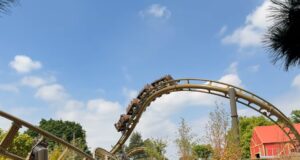 WATCH: Drayton Manor’s NEW Rollercoaster testing forwards and backwards Drayton Manor new rollercoaster testing