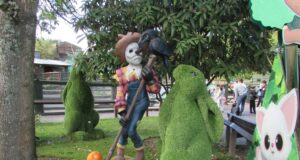 How to Prepare for a Halloween Theme Park Visit in the UK Howl'o'ween 2024 at Chessington