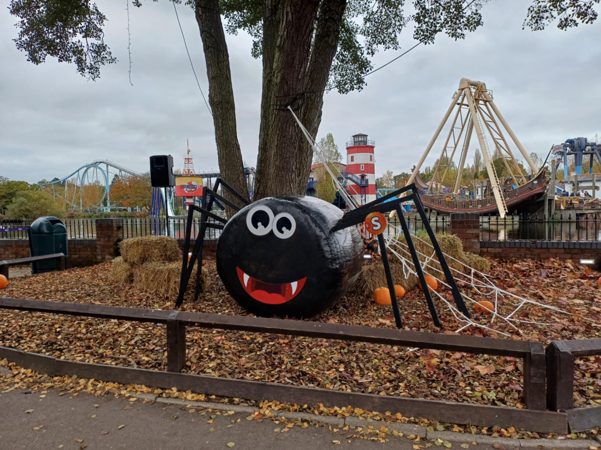 spooktacular-halloween-2024-pictures-from-drayton-manor-event