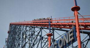 The Cult of the Evacuation: Fans Who Dream of Walking the Track