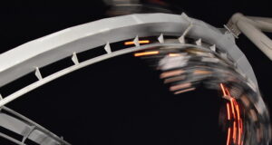 Riding The Swarm in the Dark: Why It’s a Whole New Experience The Swarm at Thorpe Park